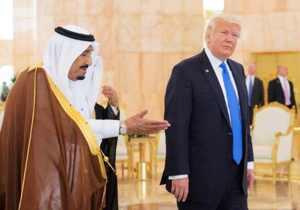 На встрече с президентом Трампом король Саудовской Аравии Салман ибн Абдул-Азиз Аль Сауд был в часах Шопард
